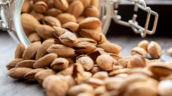 قیمت بادام پوست سنگی